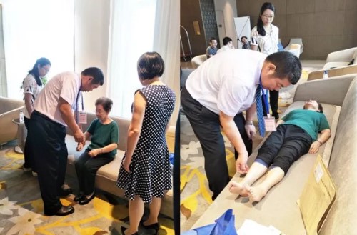 47、高忠礼教授、朱卉敏教授为慕名前来的患者看诊_副本.jpg 47、高忠礼教授、朱卉敏教授为慕名前来的患者看诊_副本.jpg